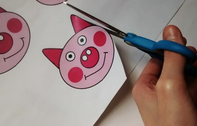 Cutting Out Pigs